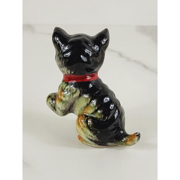 Mini Cat Kitten Kitty w/ Red Bow Figurine Green Eyes Porcelain 3" Year 80's Vtg - Picture 6 of 12